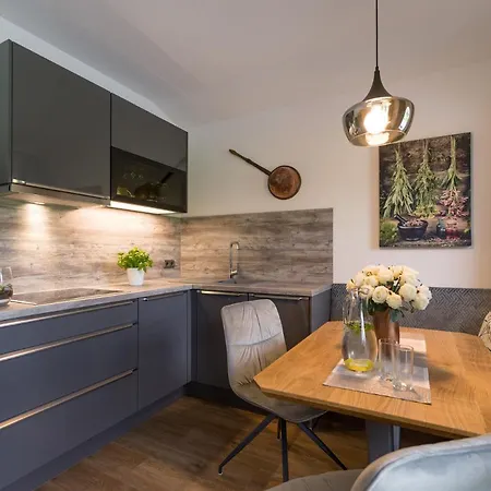 Martin Feyersinger Apartment *